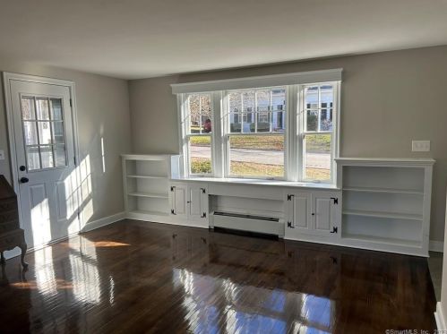 7 Arlington Hts, Norwich CT  06360-1801 exterior