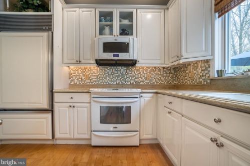 1350 Skelp Level Rd, Downingtown PA  19335-4042 exterior