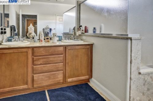 1549 Maple Valley St, Manteca CA 95336-5127 exterior