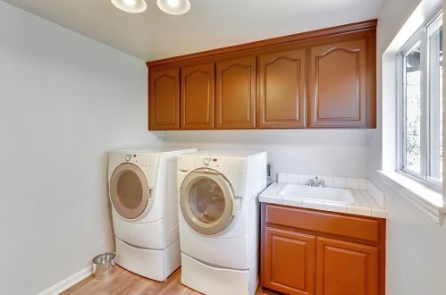 10000 Walter Welsher Ct, Gilroy CA  95020-9704 exterior