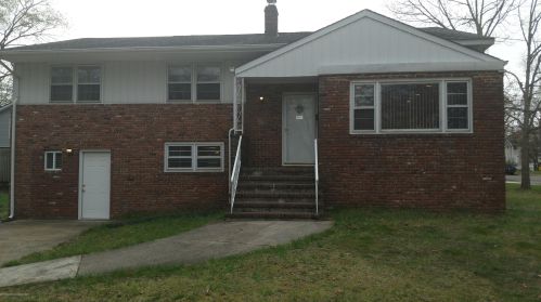 560 Caranetta Dr, Lakewood, NJ 08701-3116