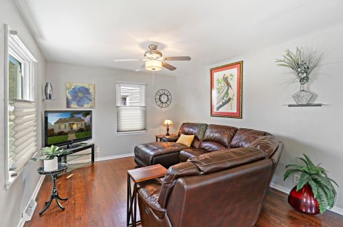 2116 30th St, Kenosha, WI 53140-2257