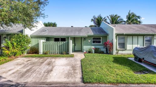 28 Camden Ln, Boynton Beach, FL 33426-7742
