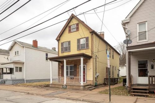 118 Middle Ave, Wall, PA 15148-1322