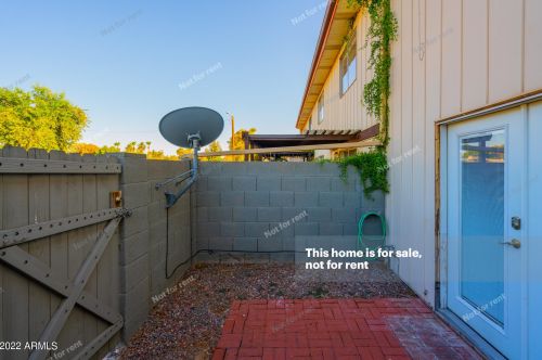 8241 Central Ave, Phoenix AZ 85020-3561 exterior