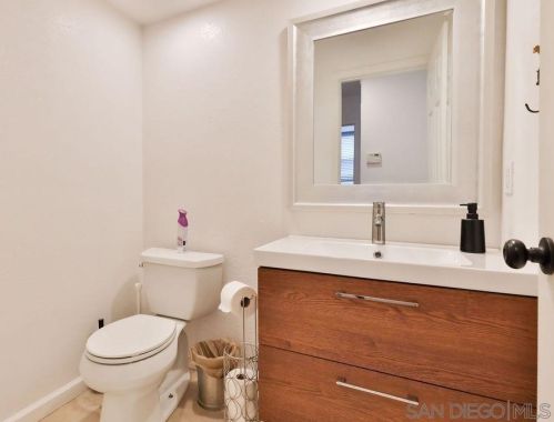 4373 Corte De La Fonda, San Diego CA  92130-2126 exterior