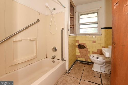 305 Carnegie Ave, Wenonah NJ  08090-1411 exterior