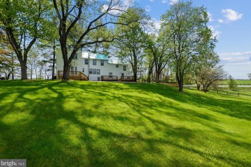 20209 St Louis Rd, Purcellville VA  20132-4905 exterior