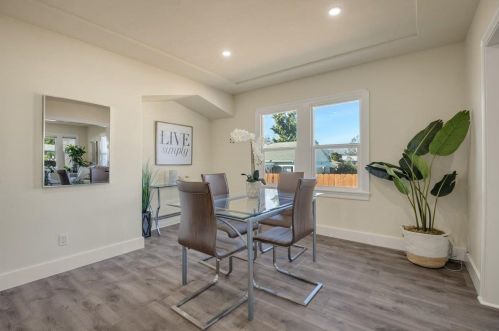 21437 Msn Blvd, Hayward CA  94541-2015 exterior