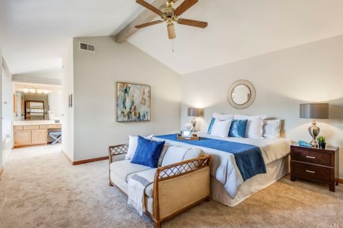 17 Malaga Pl, Manhattan Beach CA  90266-0072 exterior