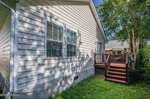 8 Wateree Ct, Beaufort SC  29902-3332 exterior