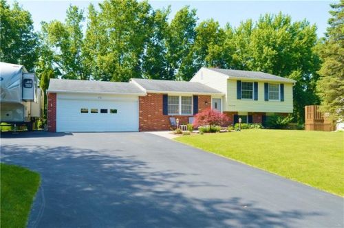 170 Peakview Dr, Henrietta, NY 14467-9008
