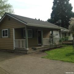 119 Cowing St, Silverton OR  97381-2317 exterior