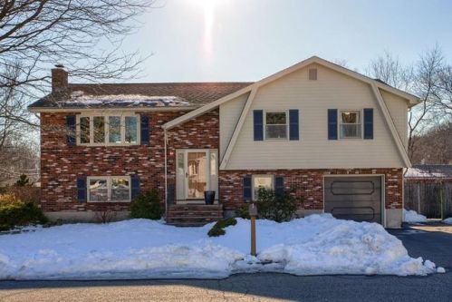 2 Jennifer Dr, Saugus, MA 01906-1162