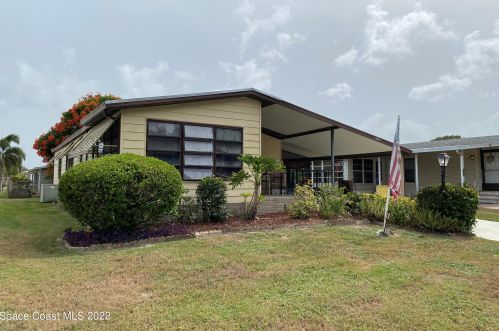 1352 Barefoot Cir, Sebastian, FL 32976-7090
