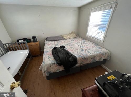 808 Bertwood Ave, Gloucester NJ  08030-2200 exterior