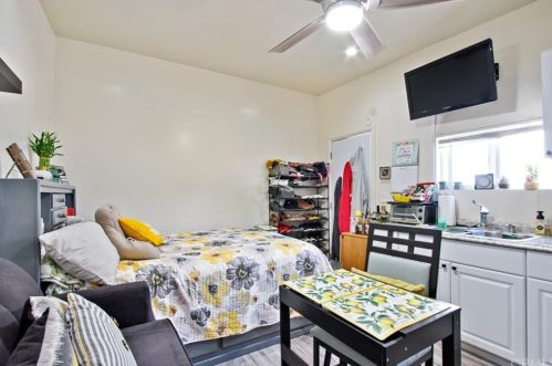 6108 Gundry Ave, Long Beach CA  90805-4258 exterior