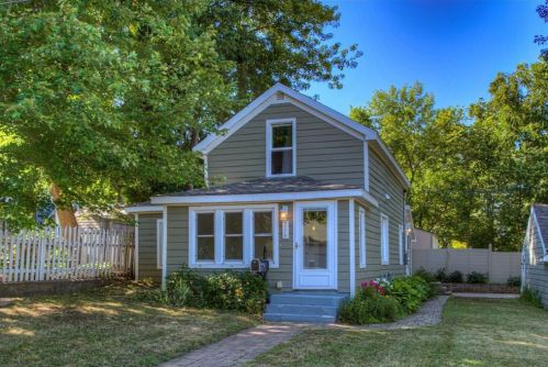 214 Myrtle St, Hudson, WI 54016-1231