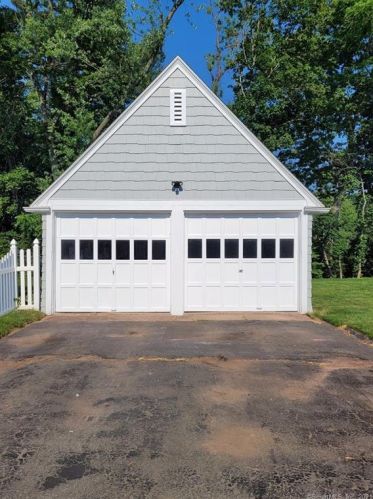 59 Coburn Rd, Manchester, CT 06040-4401