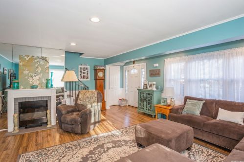 33 Lillian Pl, Canaan Lake NY  11772-2955 exterior