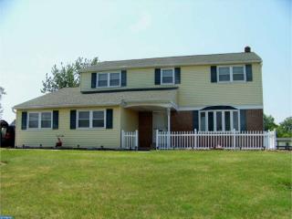 205 Horseshoe Rd, Norristown, PA 19403-2621
