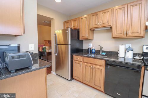 9149 Broken Oak Pl, Springfield, VA 22015-3566