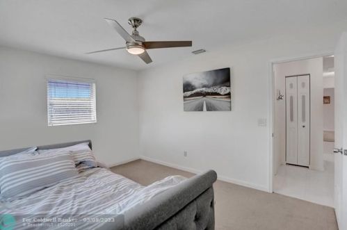 305 4th Ter, Dania Beach FL  33004-4714 exterior