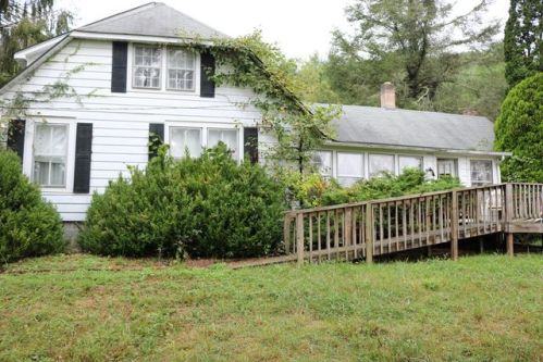 8955 Scenic Hwy, Bastian, VA 24314-5173