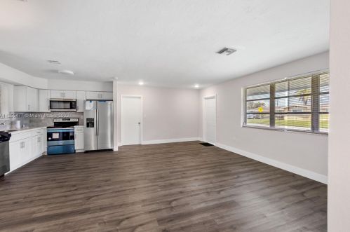 8410 11th St, Hollywood FL  33027-6193 exterior
