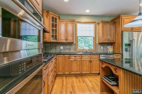 35 Boulevard, Westwood NJ  07675-2042 exterior
