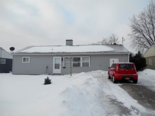 19 Middlebury Ave, Massena Center, NY 13662-2519