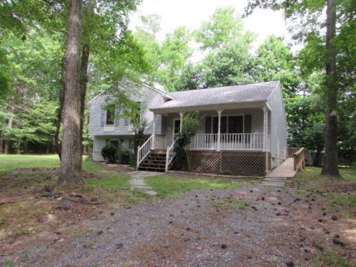 54 Century Ln, Montross, VA 22520-8706