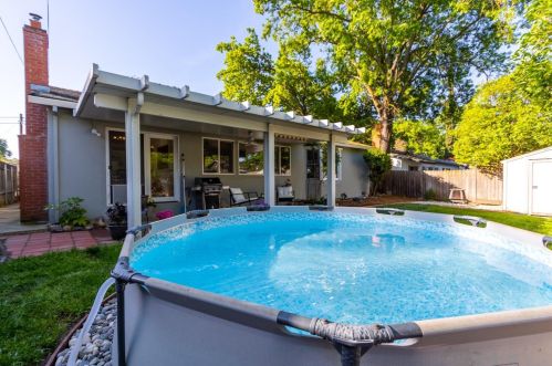 8213 Valewood Ct, Citrus Heights CA  95662-3135 exterior