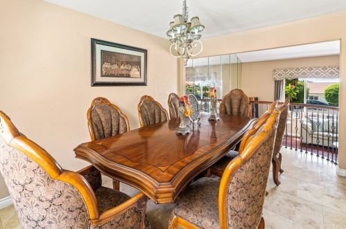 114 Los Amigos Ave, Montebello CA 90640-2668 exterior