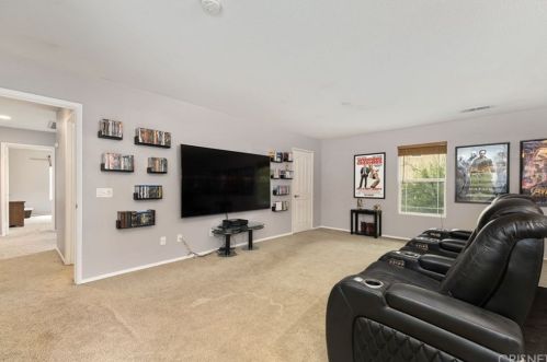 28030 Gibraltar Ln, Santa Clarita CA  91384-4548 exterior