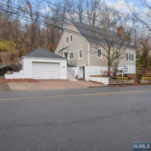406 River Rd, Chatham Township, NJ 07928-1272