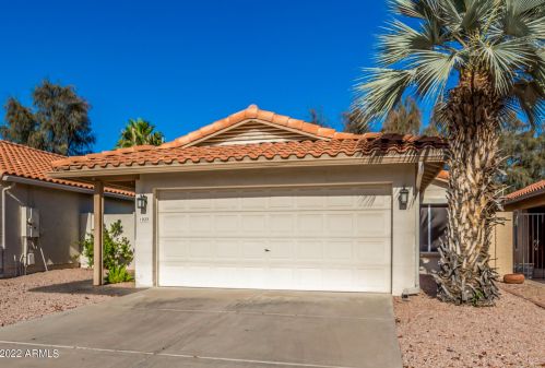 1025 Arroya, Mesa, AZ 85205-5447