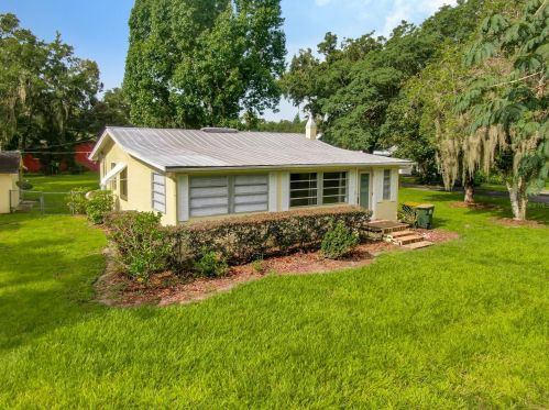 396 Collins St, Umatilla FL  32784-8387 exterior