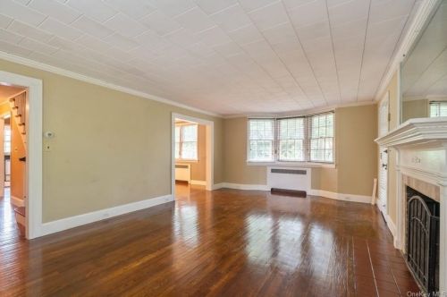 22 Circular Rd, Poughkeepsie NY 12601-4635 exterior