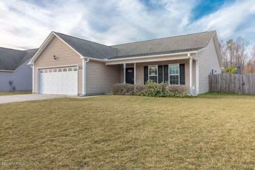 109 Christy Dr, Beulaville, NC 28518-7711