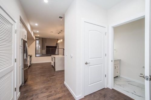 2132 Sarah St, Pittsburgh, PA 15203-2032