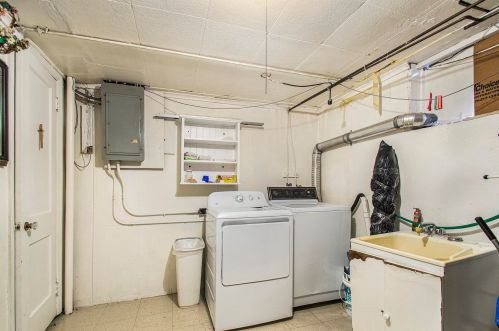 908 Grove St, Mishawaka IN  46545-6054 exterior