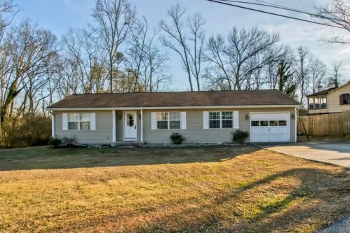 704 Sunset Dr, Kingston, TN 37763-2128