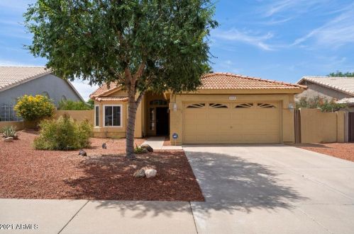 6115 Villa Linda Dr, Glendale, AZ 85310-2722