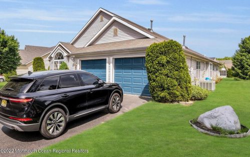 26 Casco Ct, Lakewood NJ  08701-5779 exterior