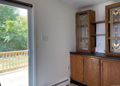 10 Kris Korner Dr, Marlborough NY  12542-5805 exterior