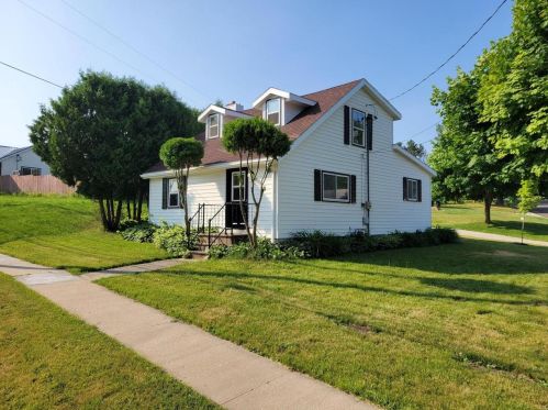 120 Manchester St, Manchester WI  53946-8559 exterior