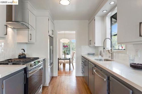 855 Glendome Cir, Oakland CA 94602-1413 exterior