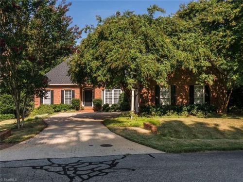 7 Ibis Cir, Greensboro, NC 27455-1372