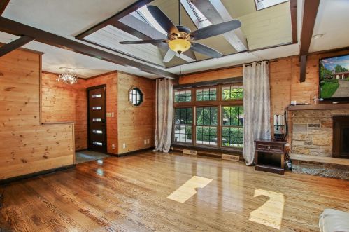 9951 11th Ave, Kenosha, WI 53158-5427